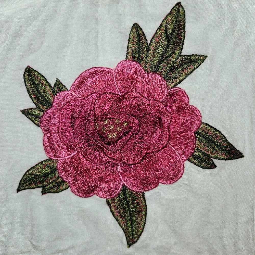 Sadie And Sage Boho Lightweight Loose T-shirt 3D Flower Embroidered Size L - Picture 3 of 13